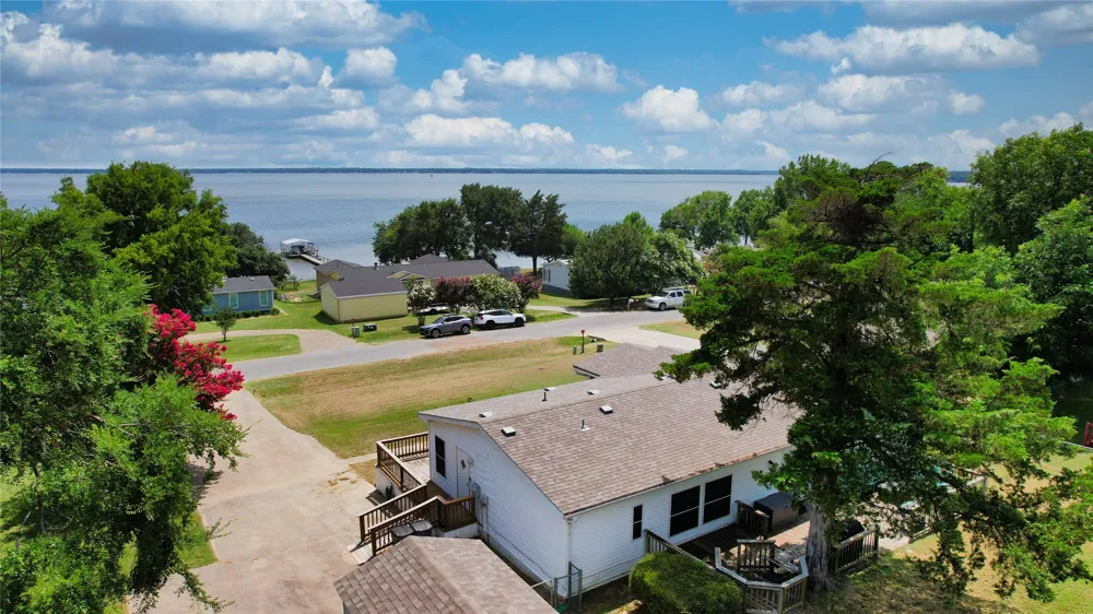 10245 Northlake Circle Kemp, TX 75143