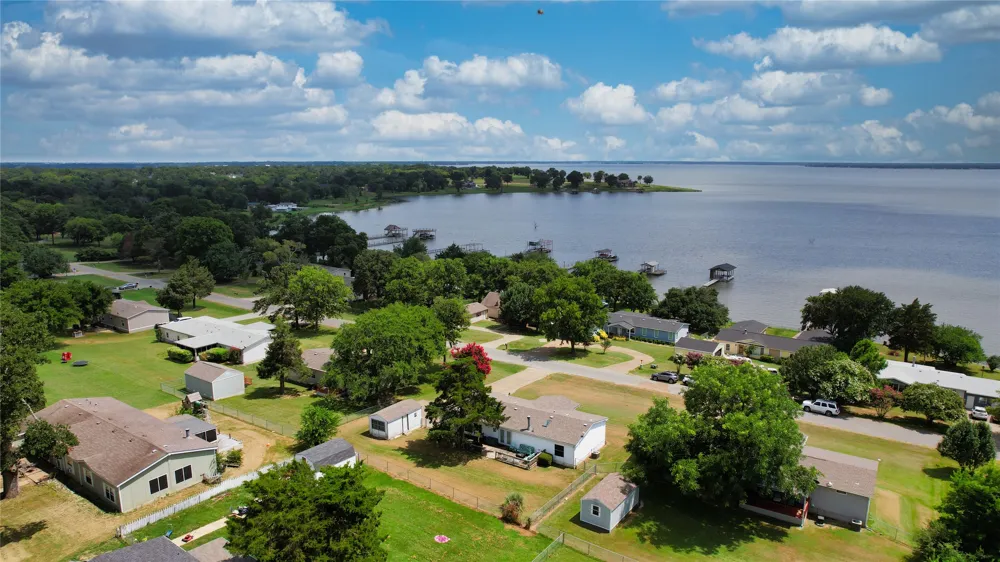 10245 Northlake Circle Kemp, TX 75143