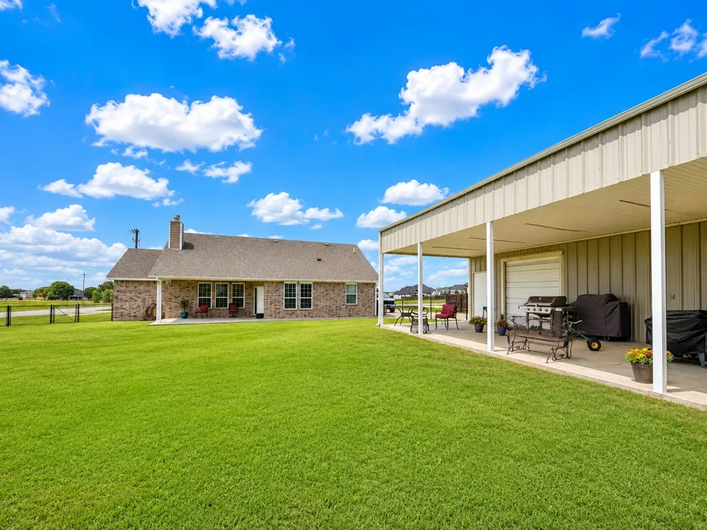 110 Centerhill Drive Muenster, TX 76252
