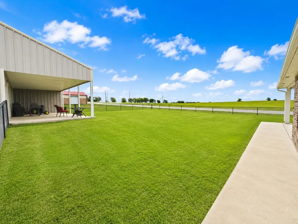 110 Centerhill Drive Muenster, TX 76252