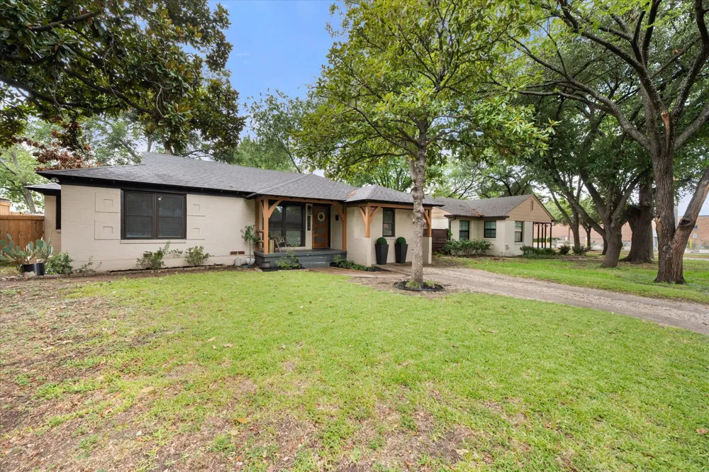 3808 Gaspar Drive Dallas, TX 75220