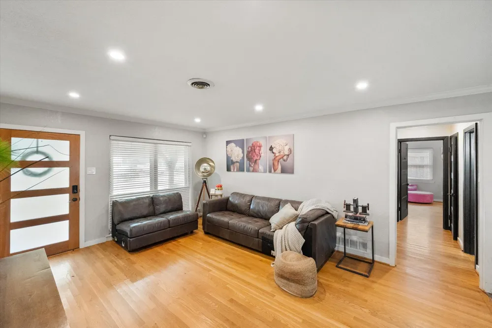 3808 Gaspar Drive Dallas, TX 75220
