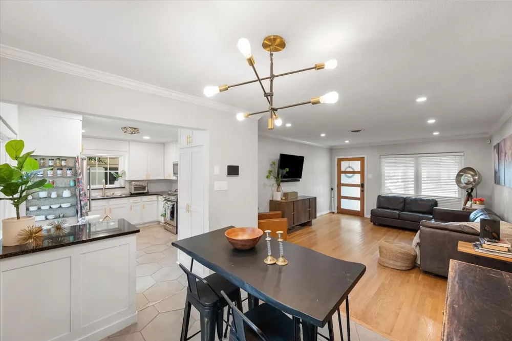 3808 Gaspar Drive Dallas, TX 75220