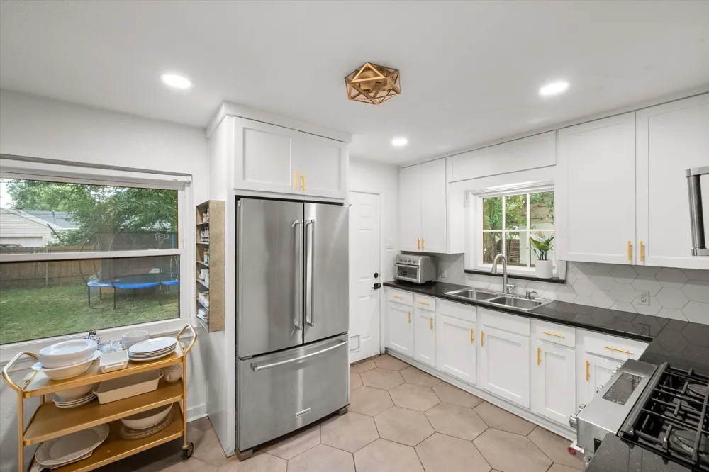 3808 Gaspar Drive Dallas, TX 75220