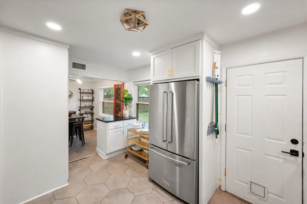 3808 Gaspar Drive Dallas, TX 75220