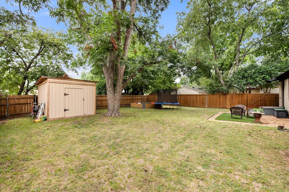 3808 Gaspar Drive Dallas, TX 75220