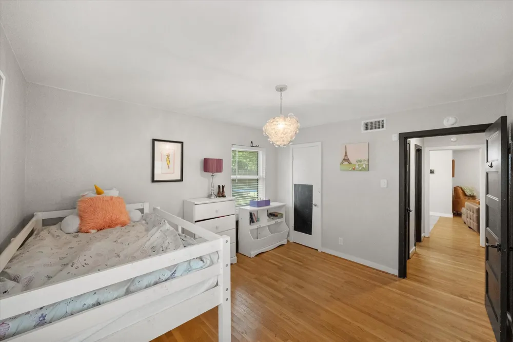 3808 Gaspar Drive Dallas, TX 75220