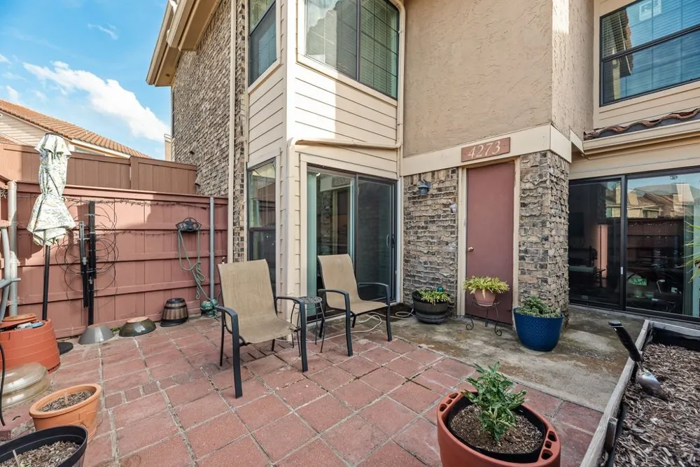 4273 Madera Road #4 Irving, TX 75038