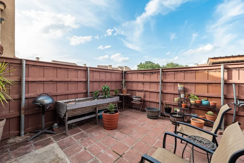 4273 Madera Road #4 Irving, TX 75038