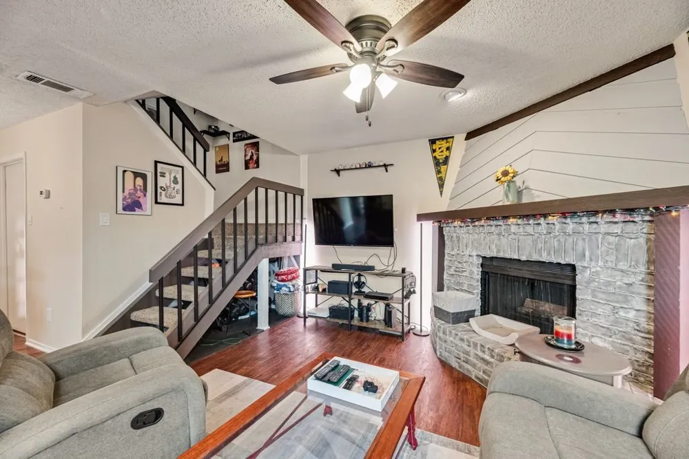 4273 Madera Road #4 Irving, TX 75038