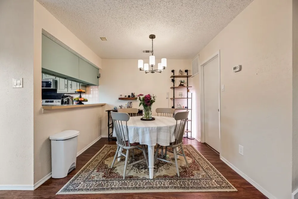 4273 Madera Road #4 Irving, TX 75038
