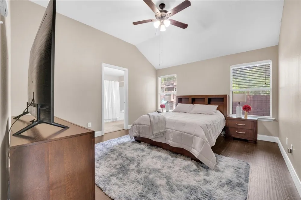 115 E Cason Street Irving, TX 75061