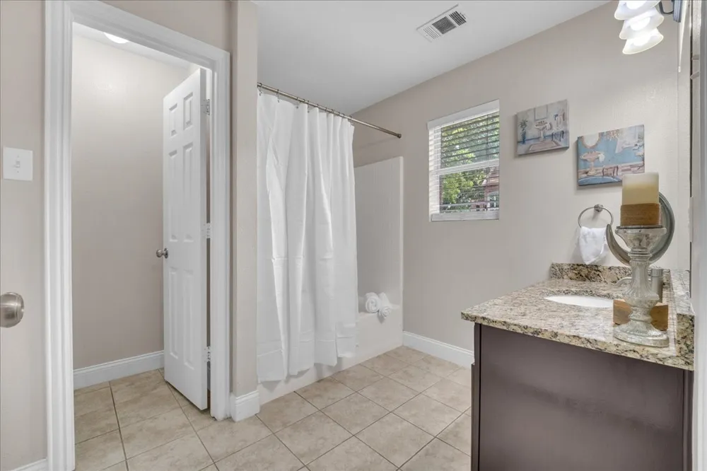 115 E Cason Street Irving, TX 75061