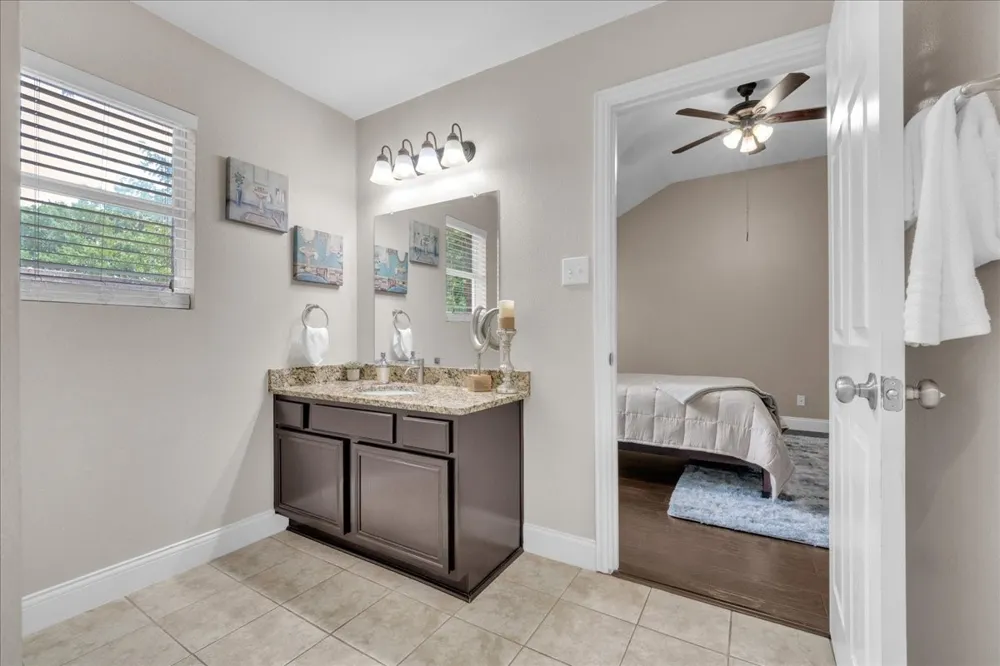 115 E Cason Street Irving, TX 75061