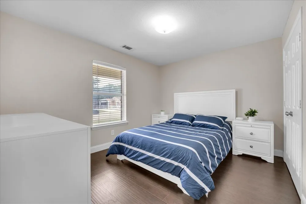 115 E Cason Street Irving, TX 75061