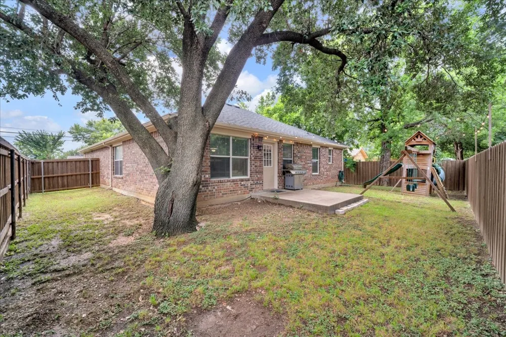 115 E Cason Street Irving, TX 75061