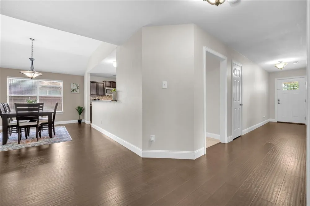 115 E Cason Street Irving, TX 75061