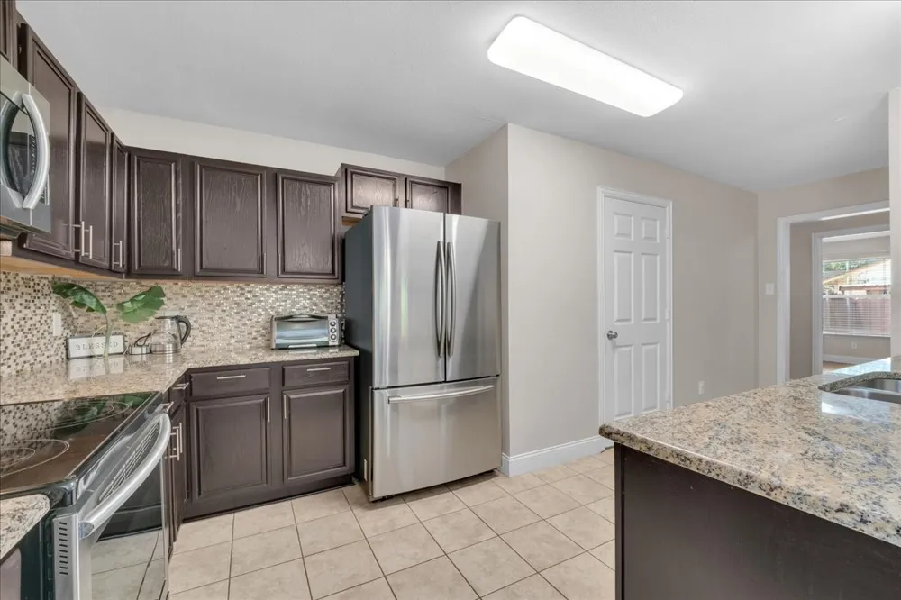115 E Cason Street Irving, TX 75061