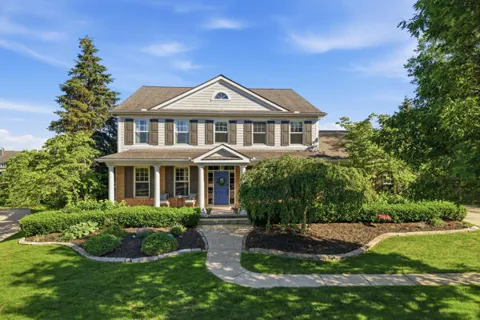 5693 Strawberry Circle
