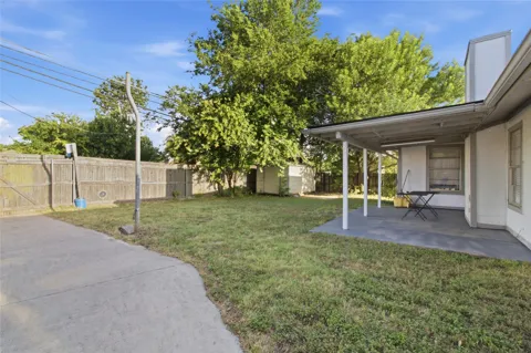 2410 Buttercup Circle