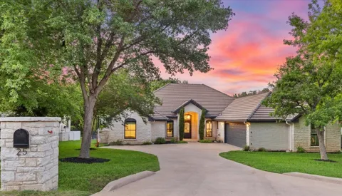 25 Stillmeadow Drive