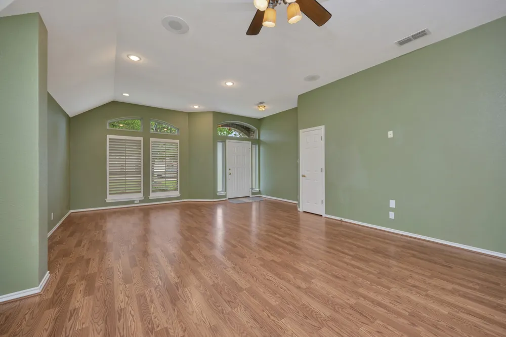 4731 Saddlebrook Drive Benbrook, TX 76116