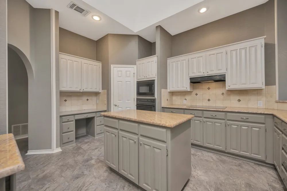 4731 Saddlebrook Drive Benbrook, TX 76116