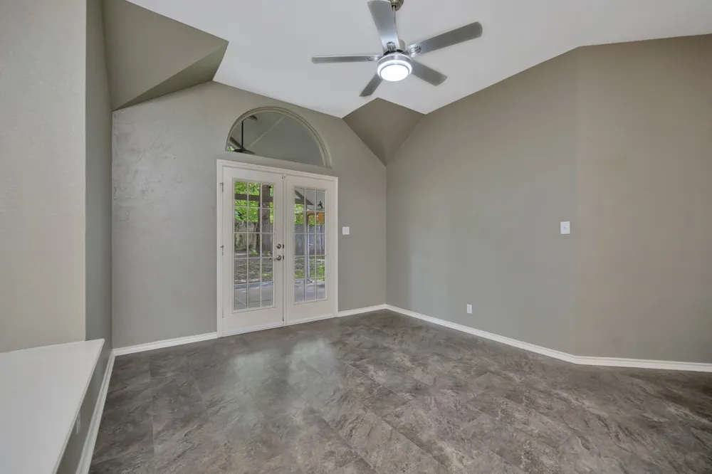 4731 Saddlebrook Drive Benbrook, TX 76116
