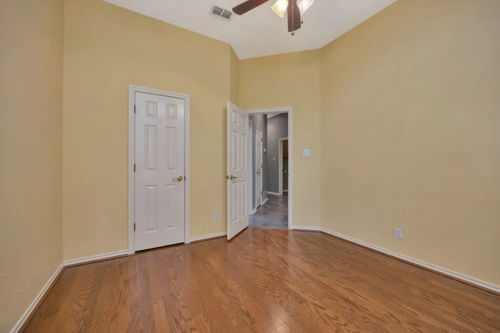 4731 Saddlebrook Drive Benbrook, TX 76116