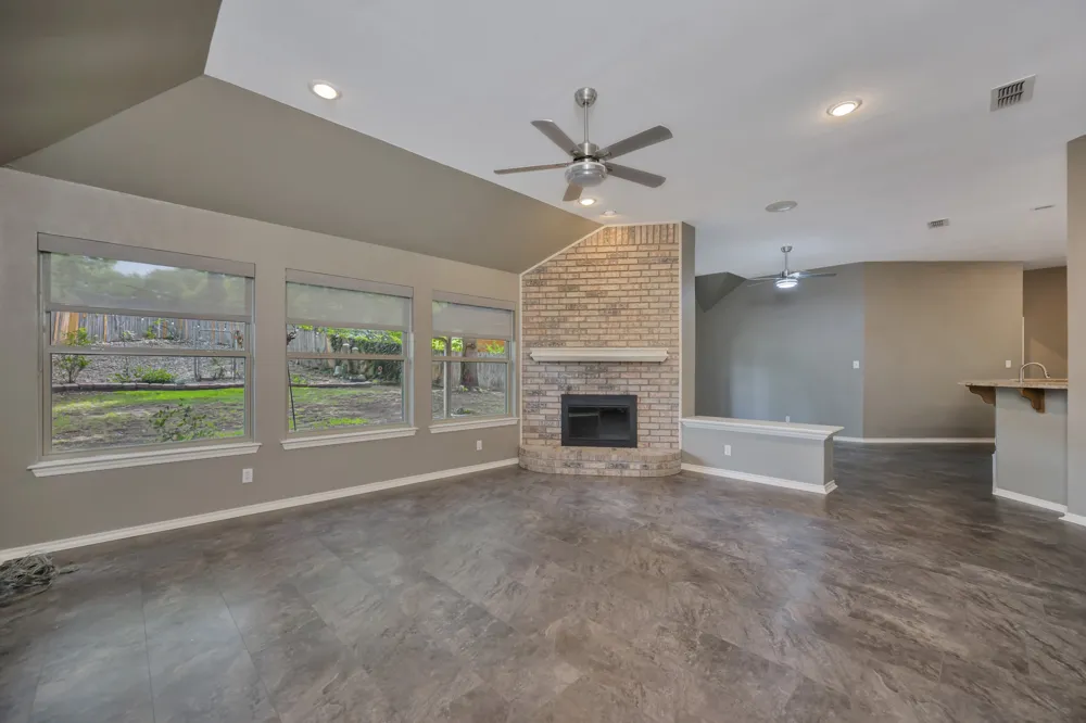 4731 Saddlebrook Drive Benbrook, TX 76116