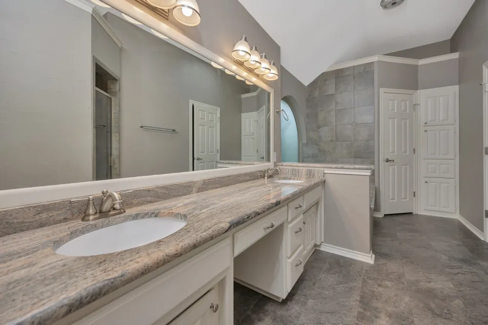 4731 Saddlebrook Drive Benbrook, TX 76116