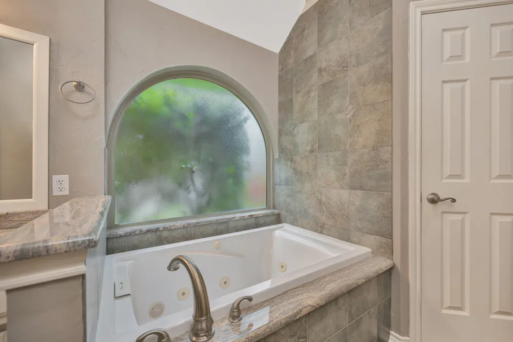 4731 Saddlebrook Drive Benbrook, TX 76116