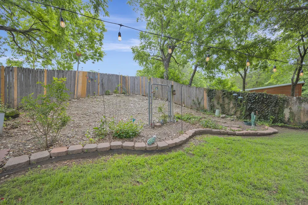 4731 Saddlebrook Drive Benbrook, TX 76116