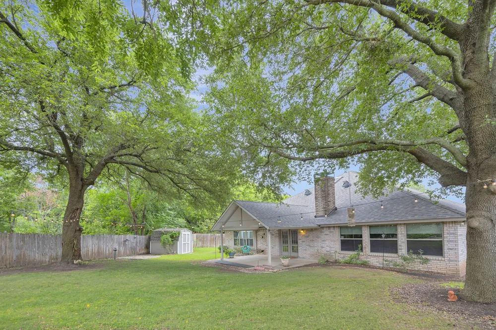 4731 Saddlebrook Drive Benbrook, TX 76116