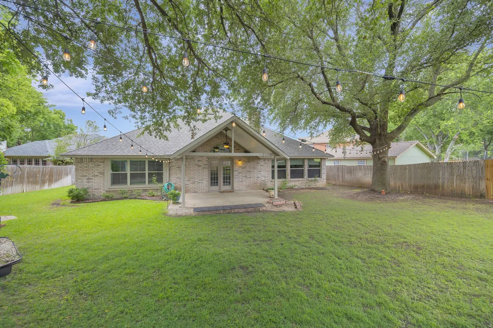 4731 Saddlebrook Drive Benbrook, TX 76116