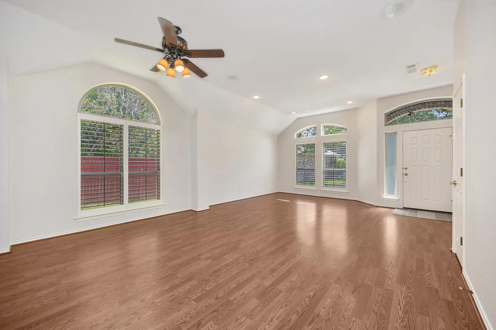 4731 Saddlebrook Drive Benbrook, TX 76116