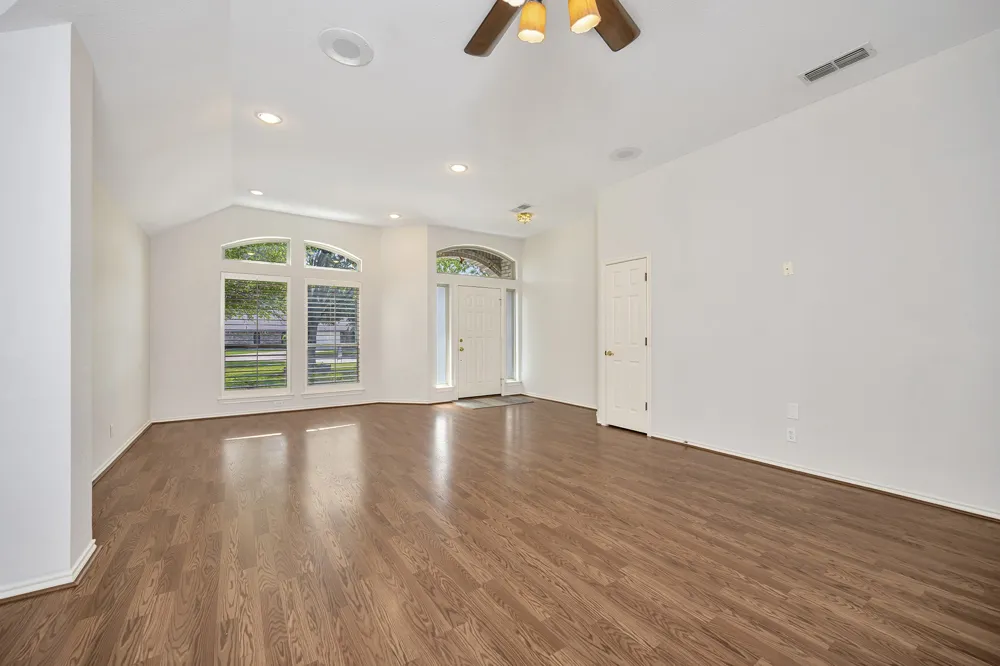 4731 Saddlebrook Drive Benbrook, TX 76116