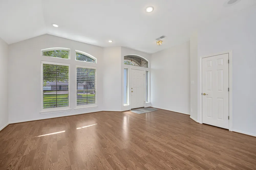 4731 Saddlebrook Drive Benbrook, TX 76116