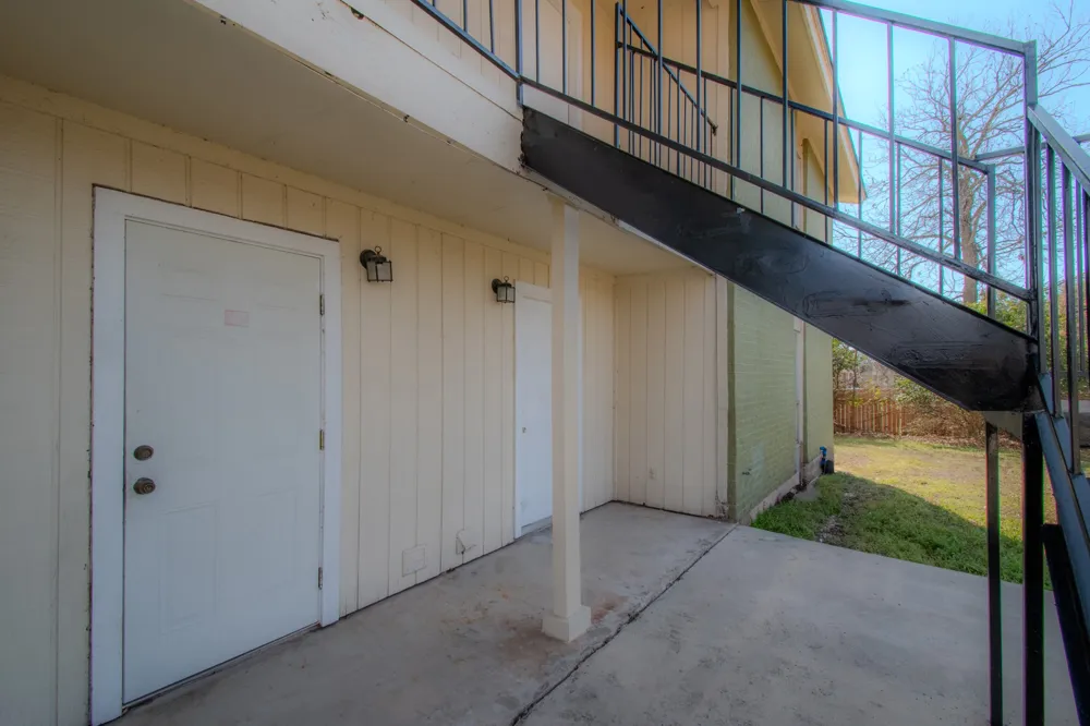 100 Uhland Road #2 San Marcos, TX 78666