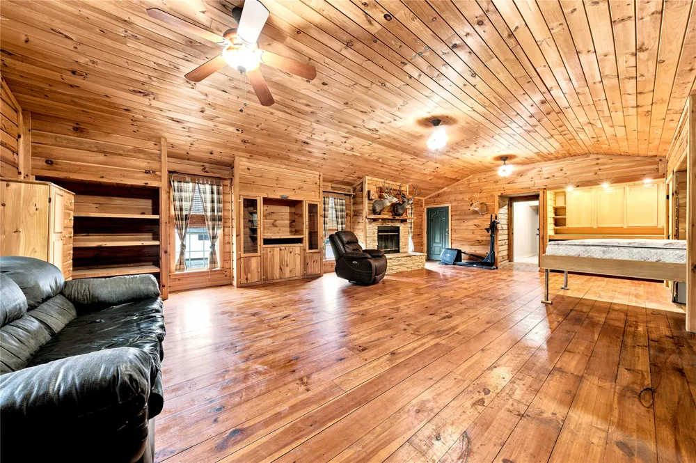12044 Highway 14 Richland, TX 76681