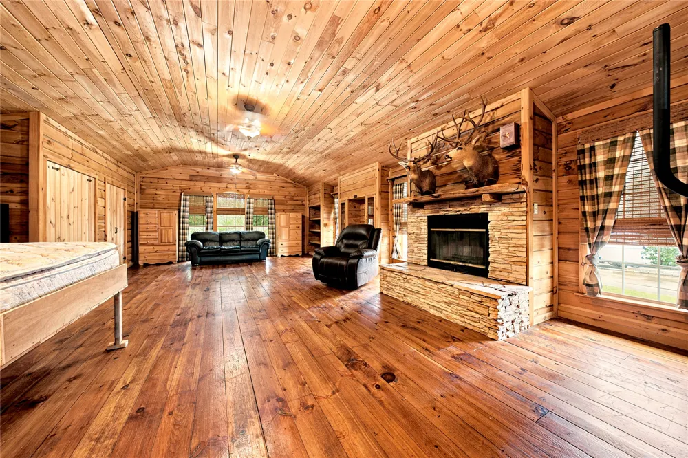 12044 Highway 14 Richland, TX 76681