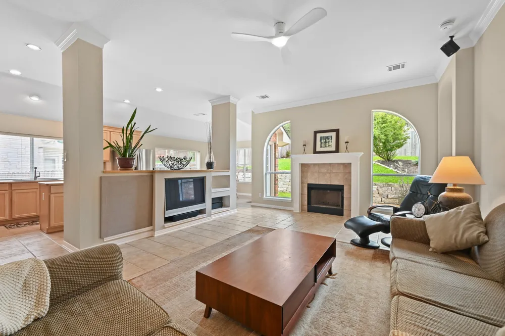 12909 Majestic Oaks Drive Austin, TX 78732