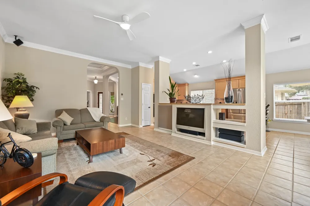 12909 Majestic Oaks Drive Austin, TX 78732