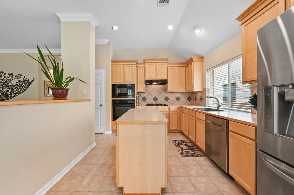 12909 Majestic Oaks Drive Austin, TX 78732