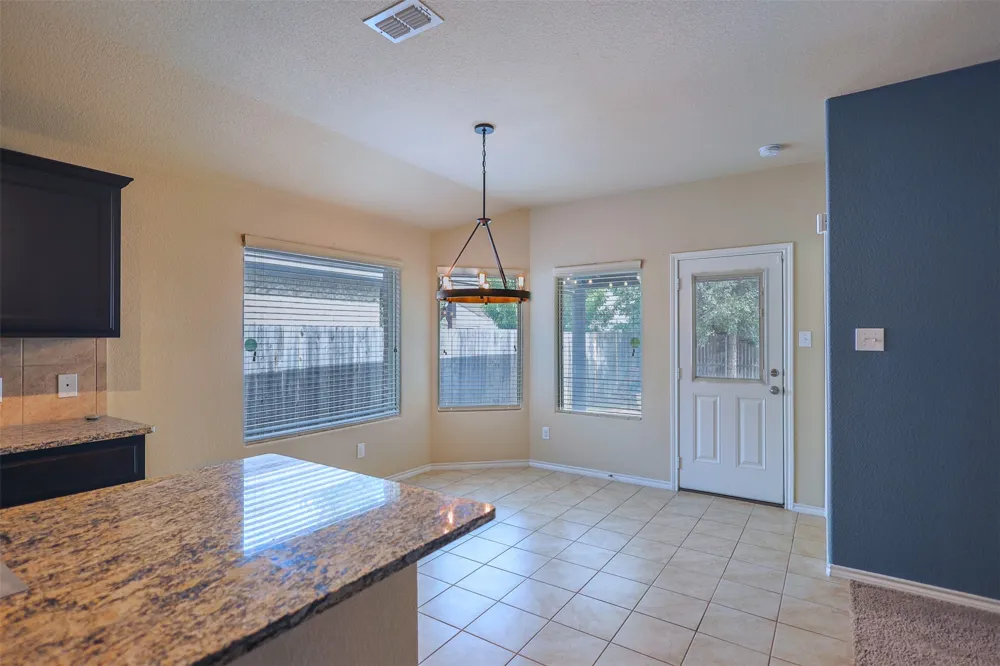 624 River Rock Drive Azle, TX 76020