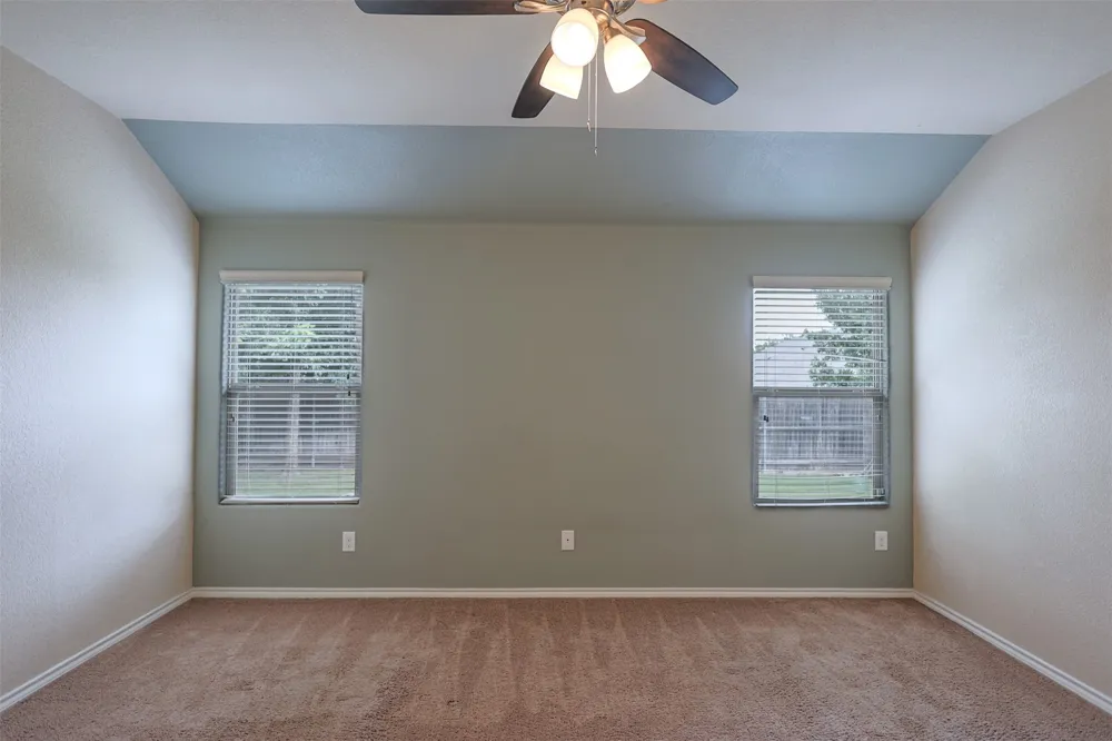 624 River Rock Drive Azle, TX 76020