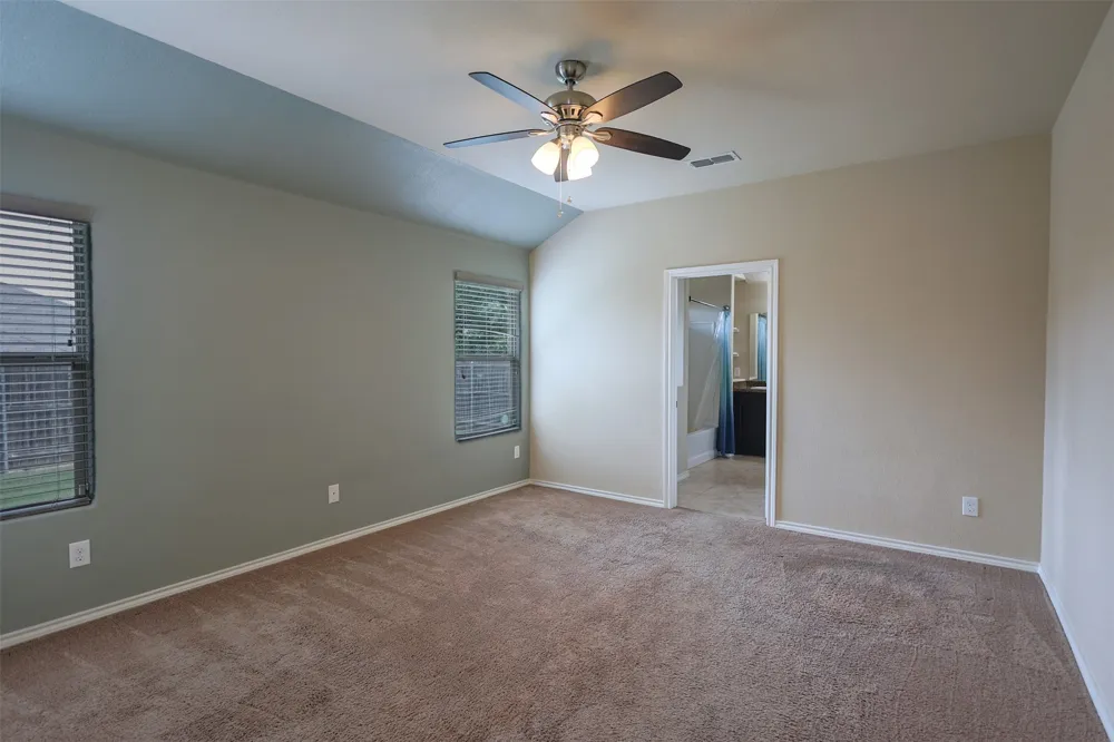 624 River Rock Drive Azle, TX 76020