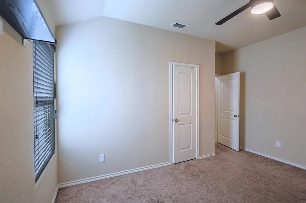 624 River Rock Drive Azle, TX 76020
