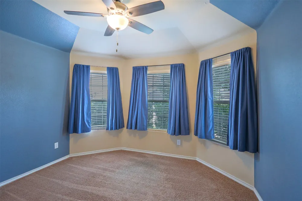 624 River Rock Drive Azle, TX 76020