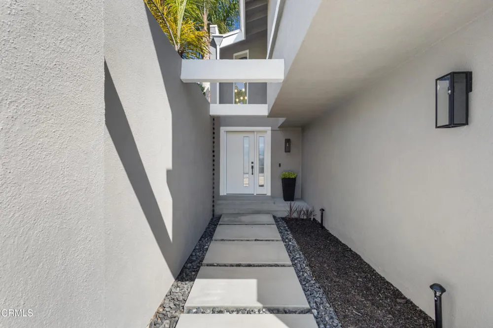2230 Monaco Drive Oxnard, CA 93035